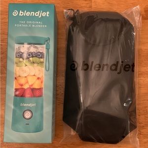 Blendjet blender and case